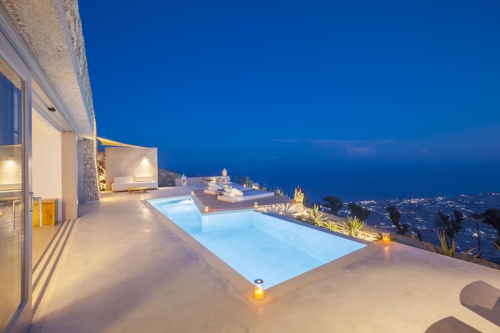 Santorini Heights