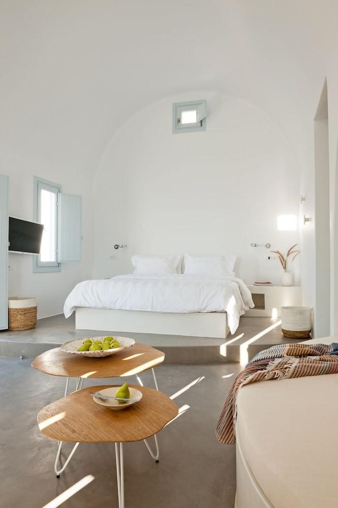 Santorini Heights photo 2