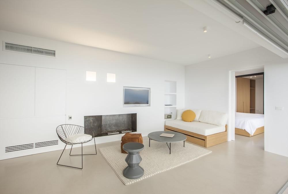 Santorini Heights photo 4