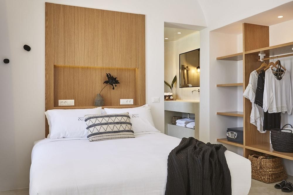 White and Co. La Torre Suites photo 1