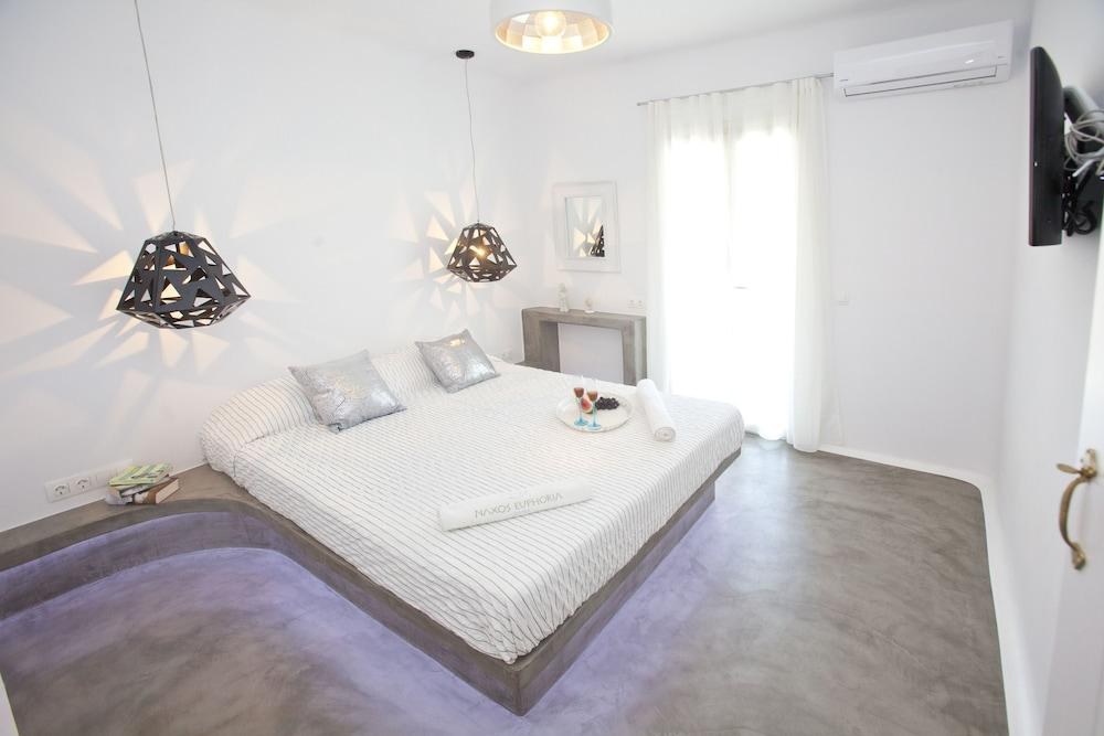 Naxos Euphoria Suites photo 2