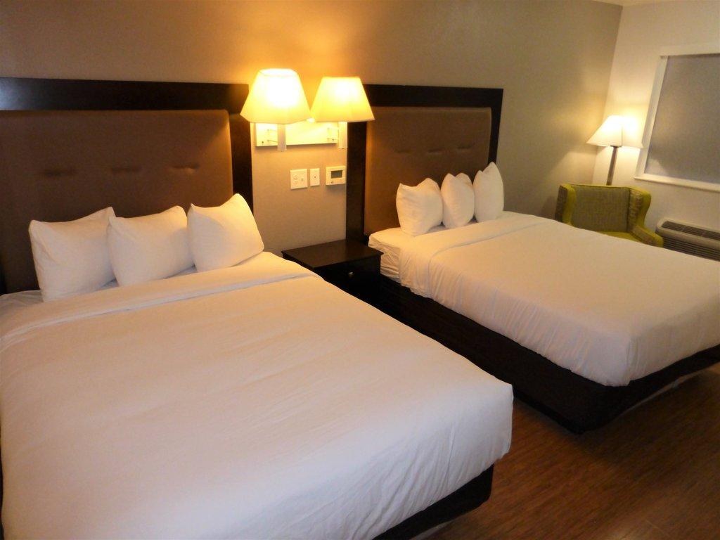 Red Roof Inn Houston - Jersey Village photo 2
