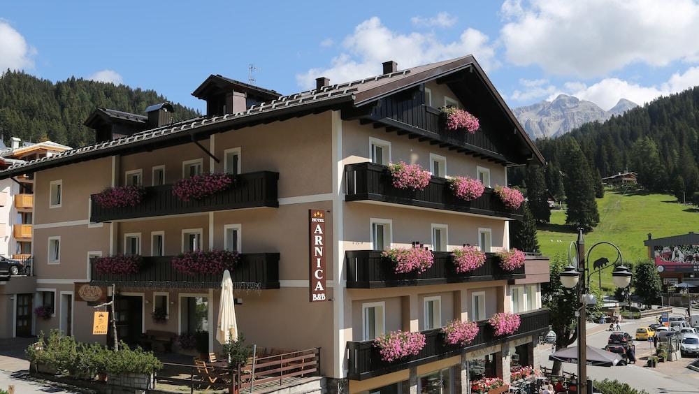 HOTEL ARNICA