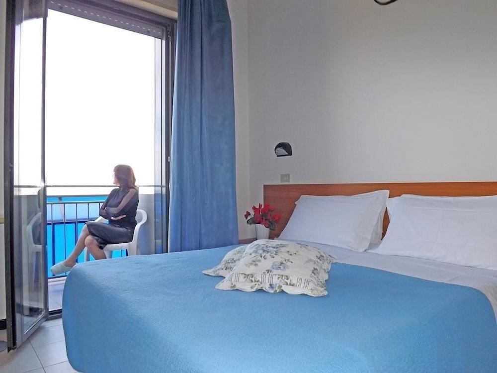 Hotel Paloma photo 1