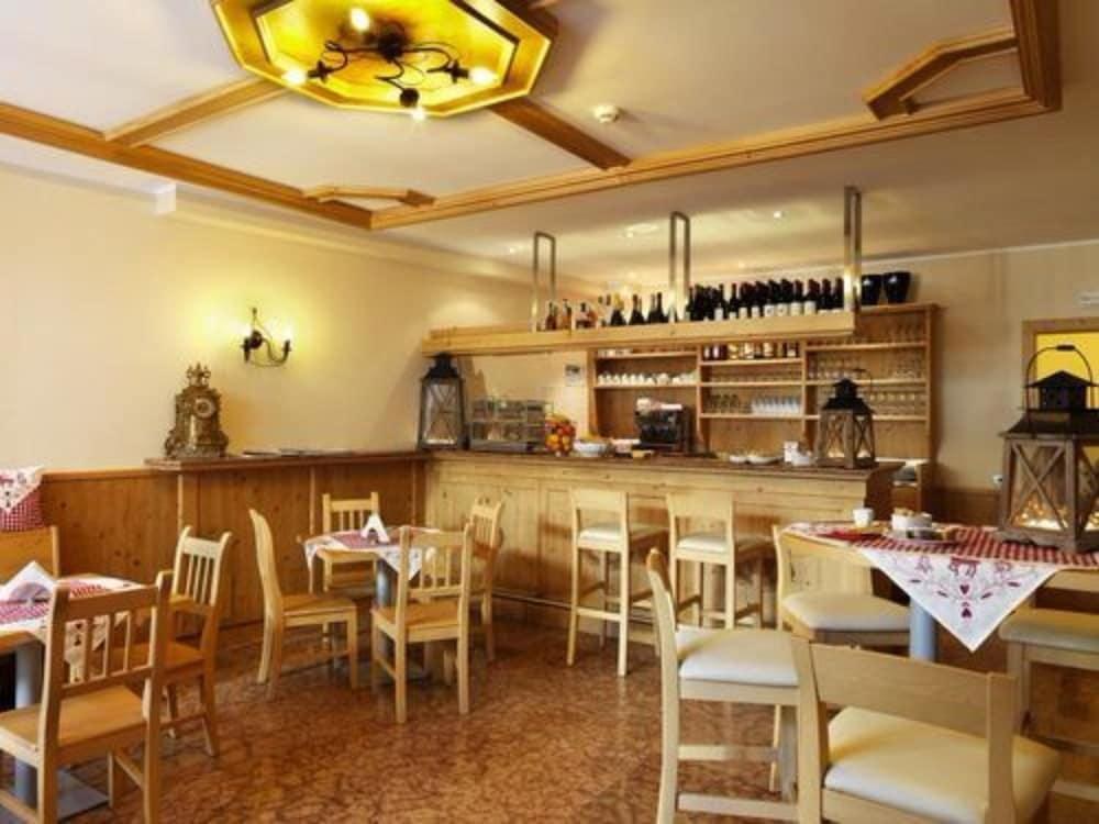 Radisson Residences Savoia Palace Cortina d'Ampezzo photo 4