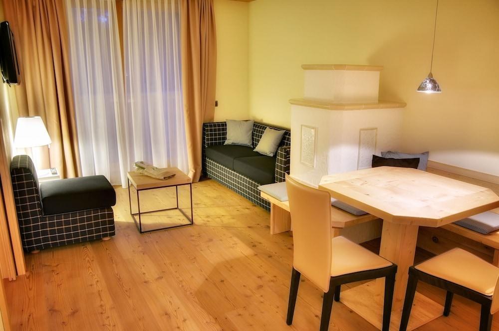 HOTEL MARIBEL photo 4