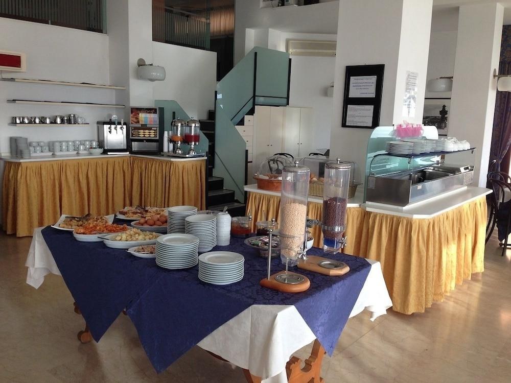 HOTEL GRAND MEETING photo 4