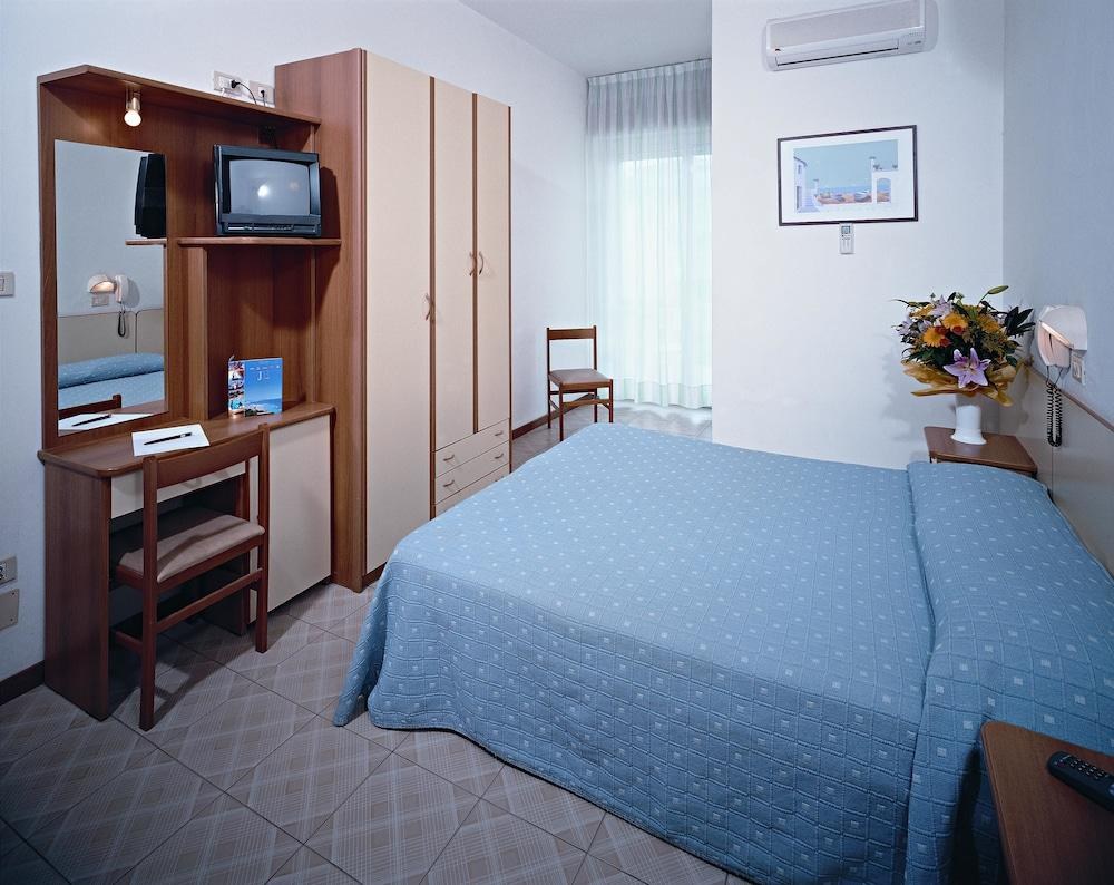 Hotel Madrid photo 2