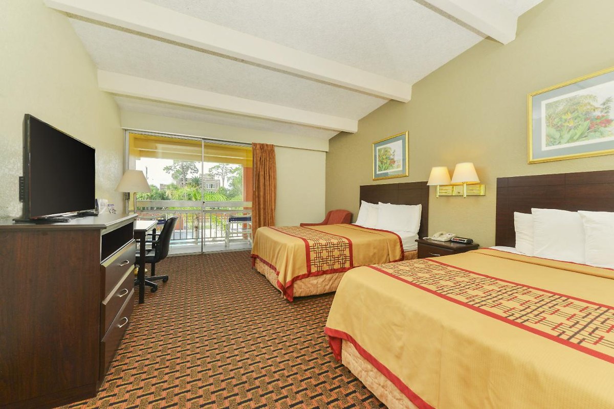 AMERICAS BEST VALUE INN SARASOTA DOWNTOWN photo 4