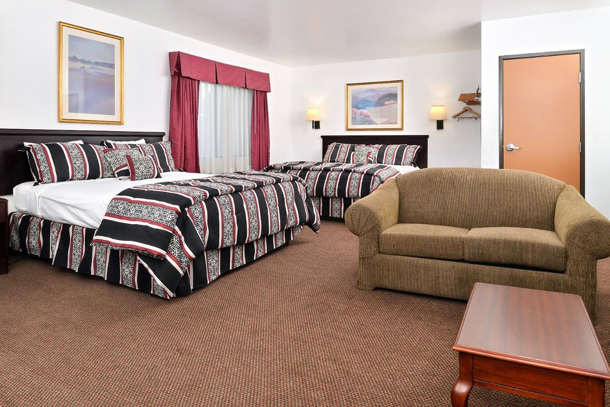 AMERICAS BEST VALUE INN PASADENA photo 2