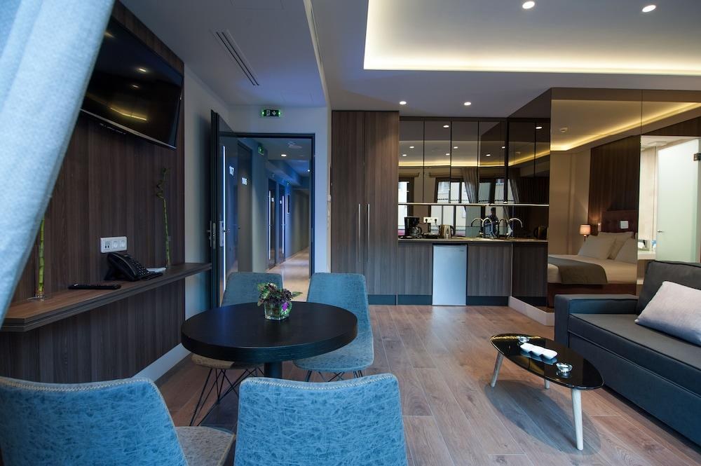 Athens Platinum Rooms and Suites photo 1
