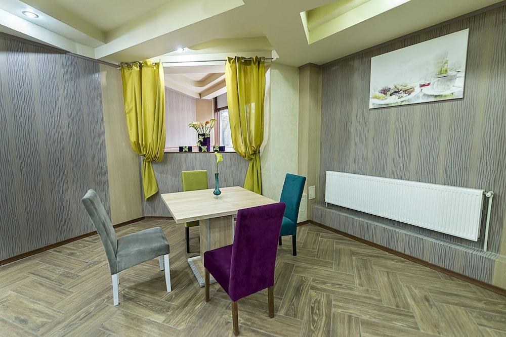 PRESTIGE BOUTIQUE HOTEL CRAIOVA photo 2