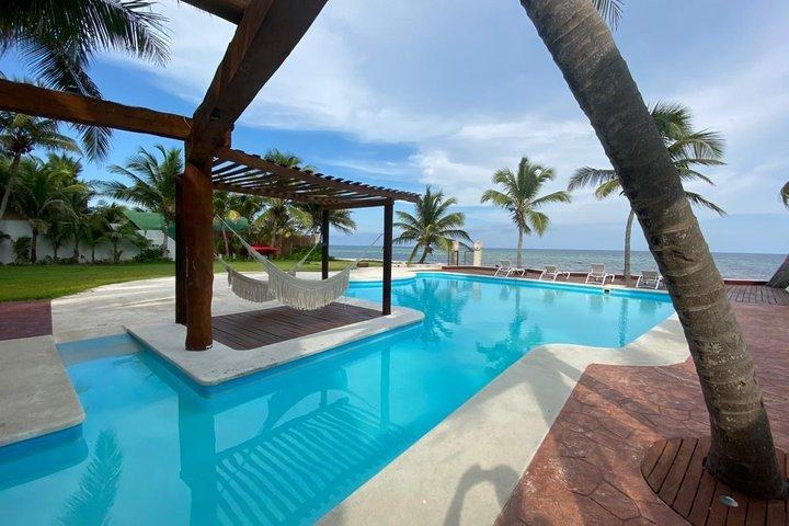 Casa del Puerto by MIJ - Beachfront Hotel photo 1