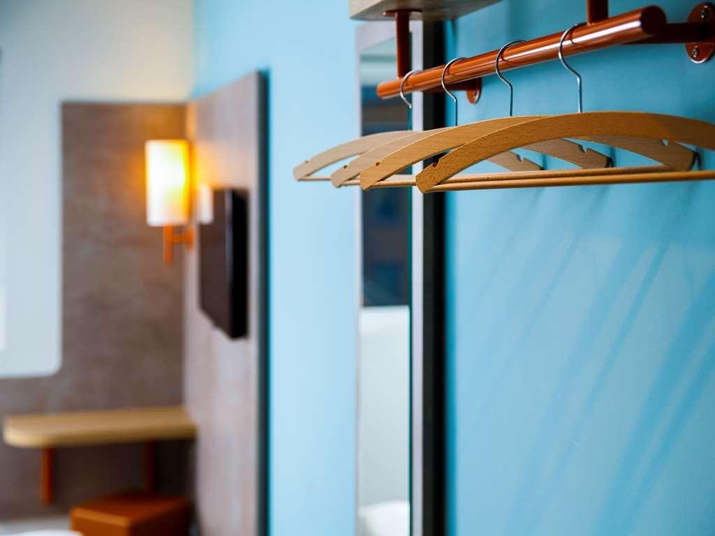 Ibis Budget London Whitechapel - Brick Lane photo 1