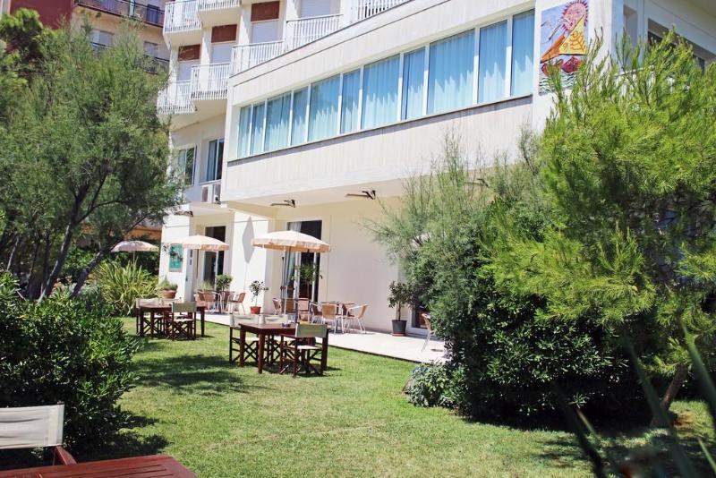 City Beach Resort photo 4