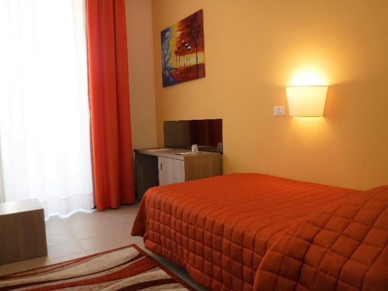 Moonlight Hotel & Suites