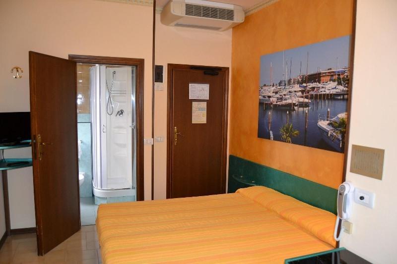 HOTEL MARSELLI photo 3
