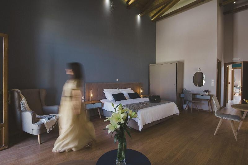 Bluebell Luxury Suites photo 4