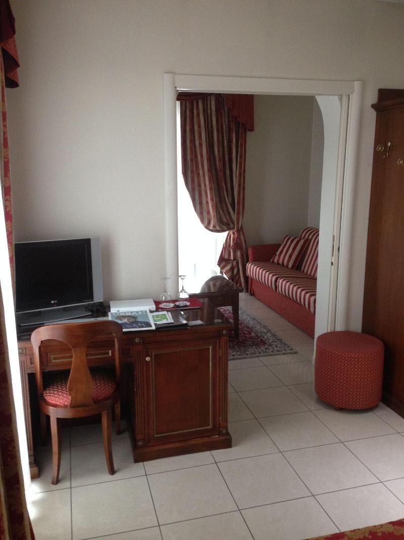 Hotel Villa Savoia photo 1