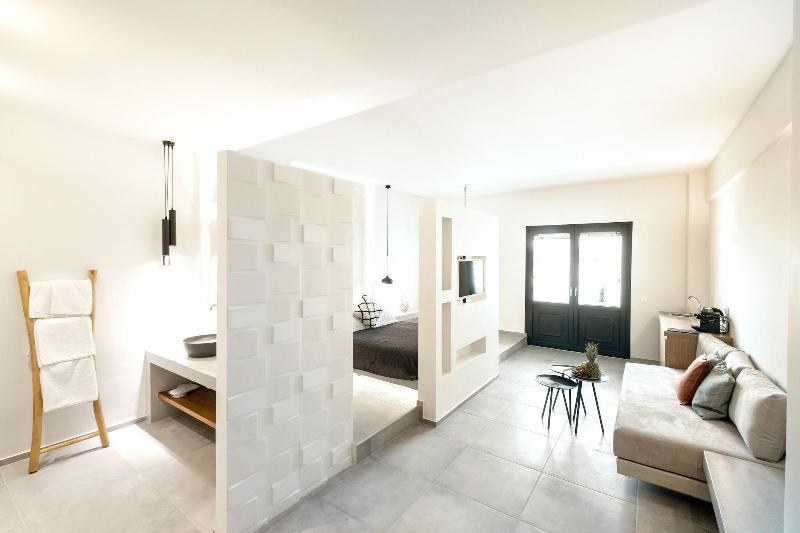 GEORGE & JOANNA SUITES photo 1