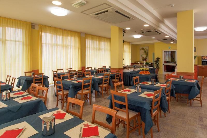 Hotel Bahama photo 1