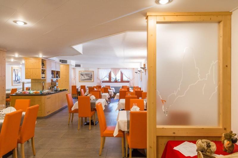 Hotel Alpina photo 2