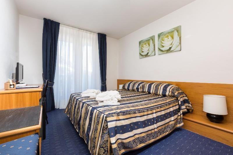 Hotel Alpina photo 3