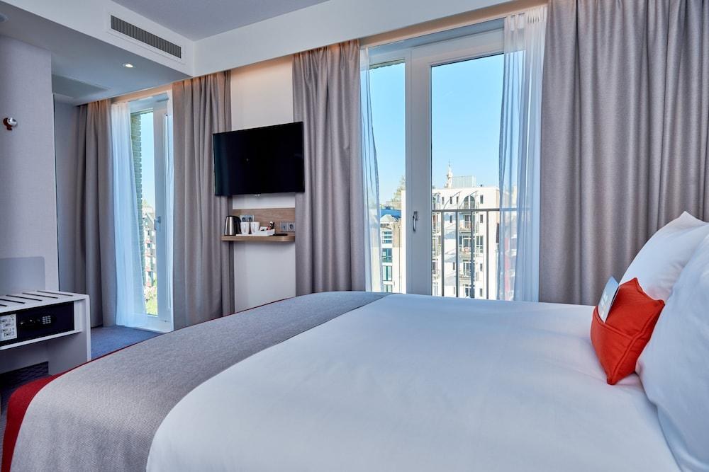 HOLIDAY INN EXPRESS BRUSSELS - GRAND-PLACE photo 1