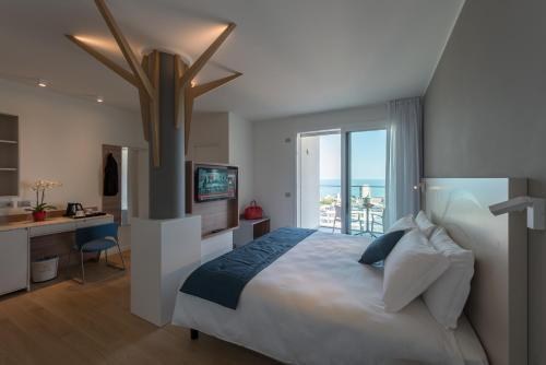 Hesperia Hotel & Residence photo 2