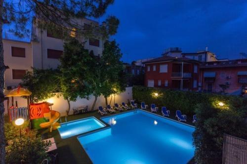 New Hotel photo 1