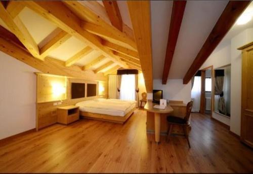Hotel Crozzon photo 3