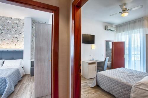 Hotel Mirabel photo 2