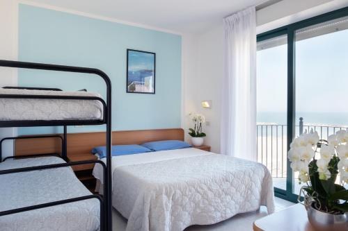 Hotel Emilia photo 3