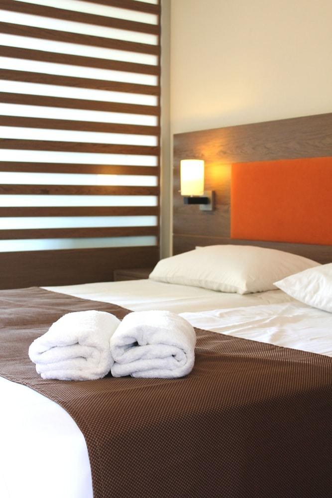 Sea Melody Beach Hotel & Apartments photo 1