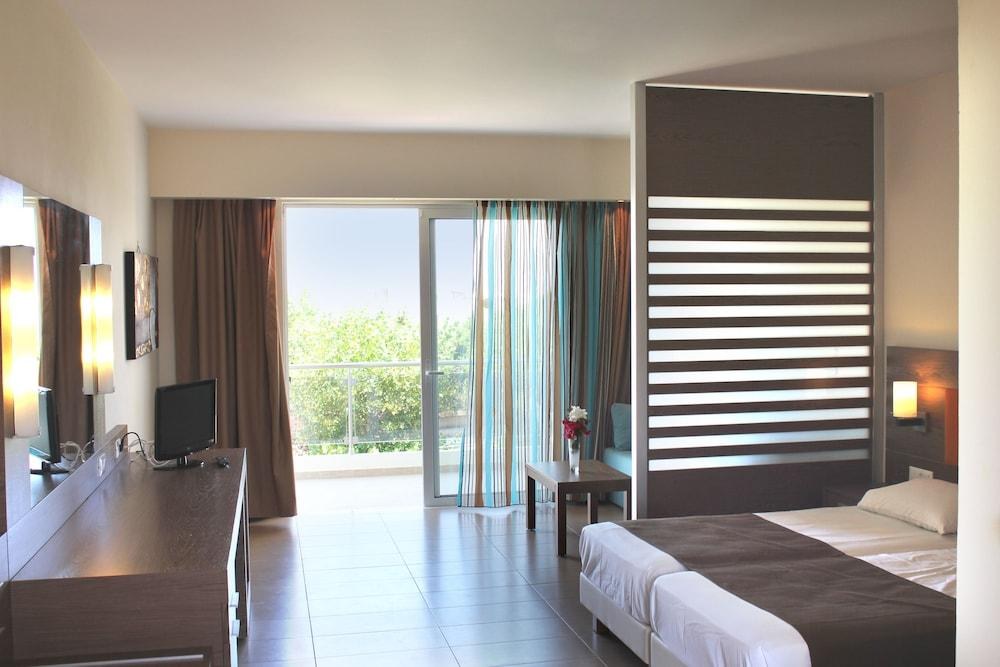 Sea Melody Beach Hotel & Apartments photo 2