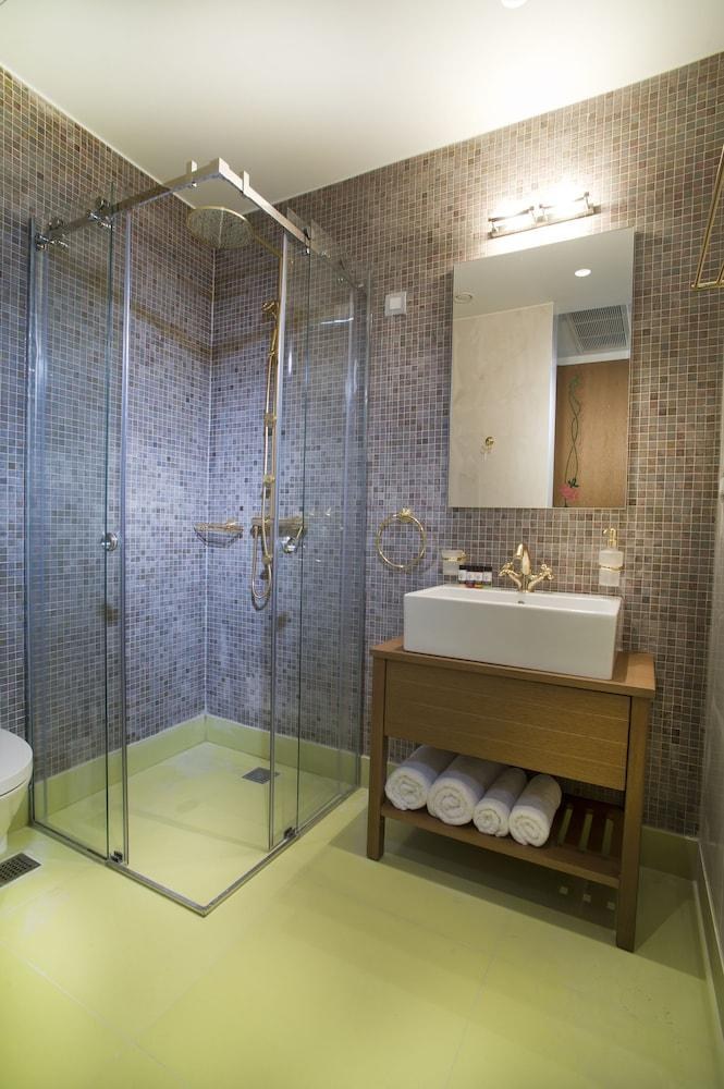 NLH FIX Neighborhood Lifestyle Hotels photo 3
