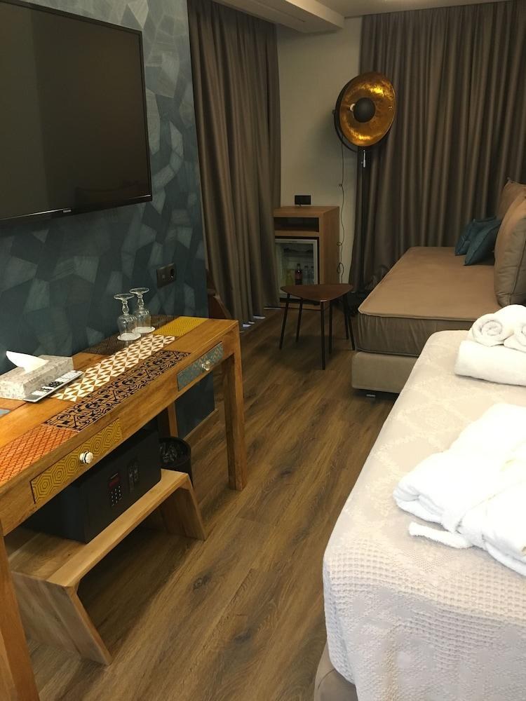 360 Degrees Pop Art Hotel photo 1