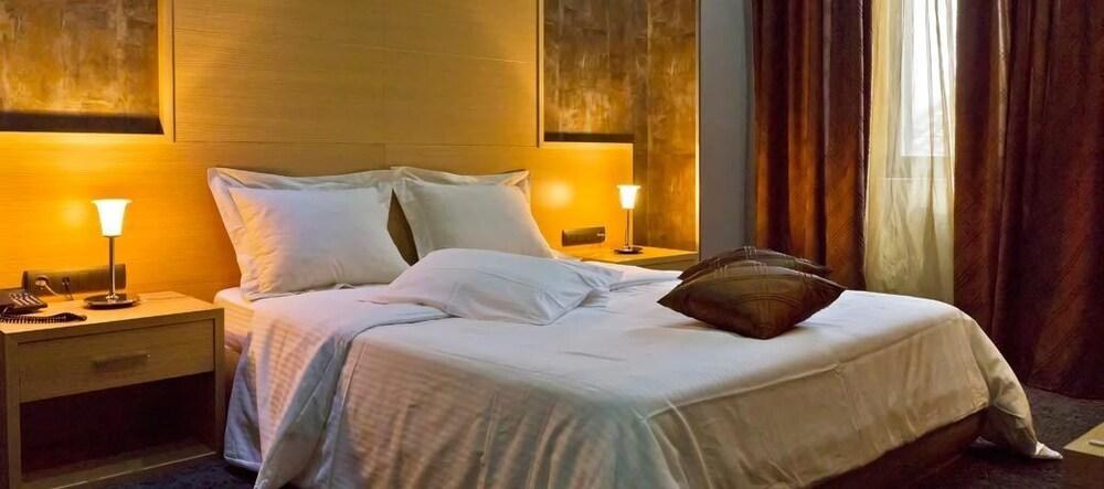 Aion Luxury Hotel photo 1