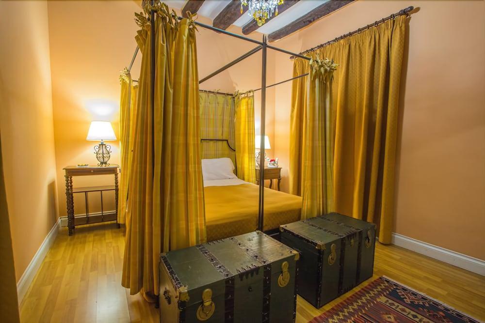 Palazzo Arone dei Baroni di Valentino photo 1