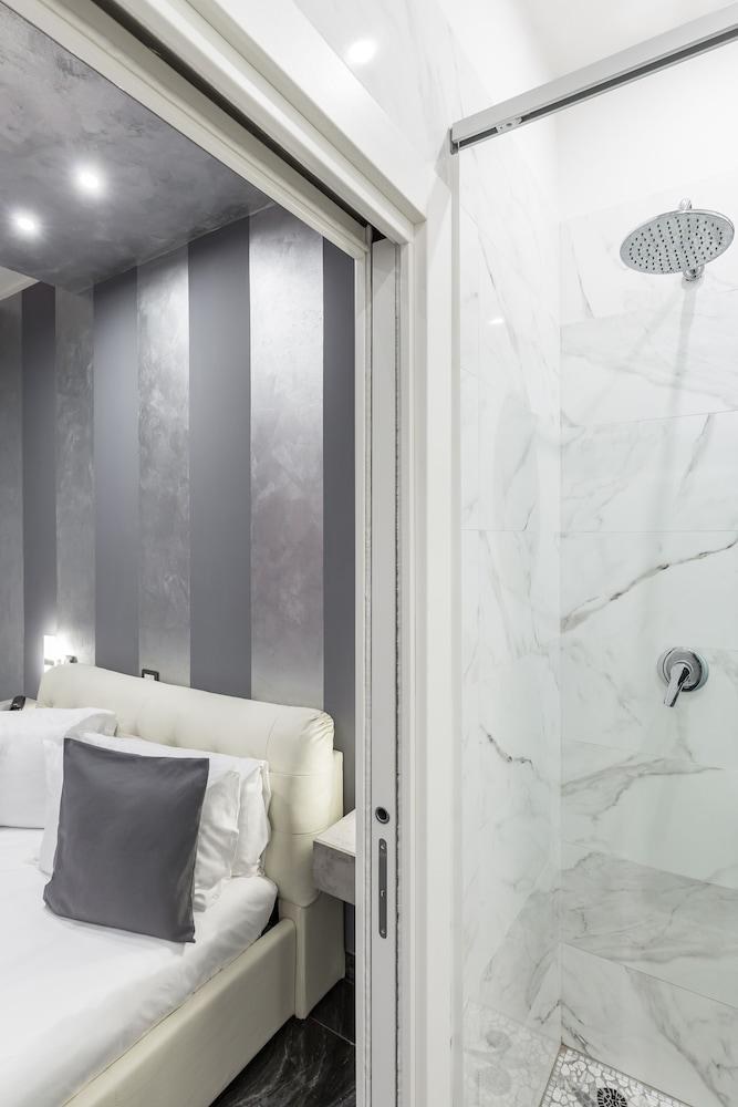 Hotel Bella Napoli Suites photo 1