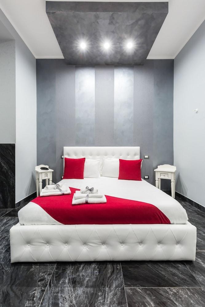 Hotel Bella Napoli Suites photo 2