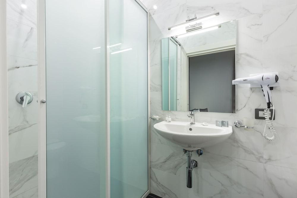 Hotel Bella Napoli Suites photo 3