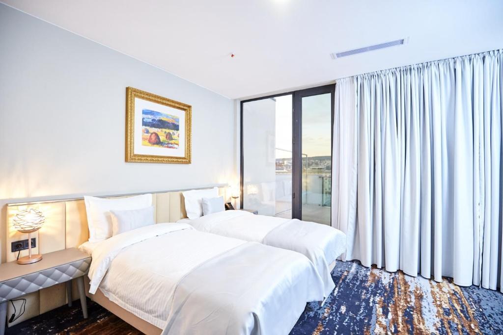BROSSE GARDEN HOTEL photo 1
