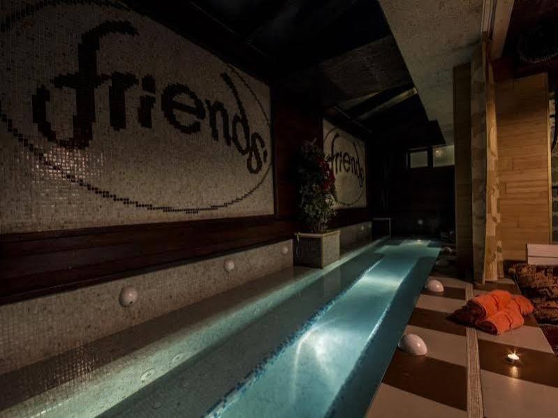 Hotel Friends photo 1