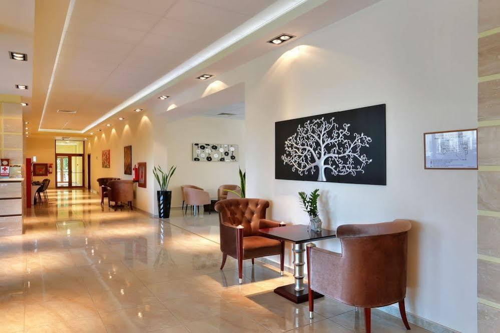 APART HOTEL GOLDEN LINE photo 4