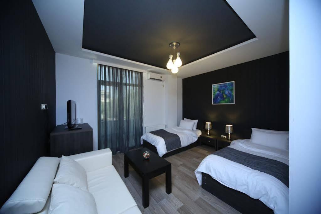 Continental Hotel photo 2