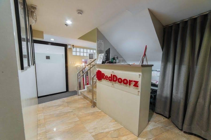 RedDoorz @ Hotel Rosemarie photo 4