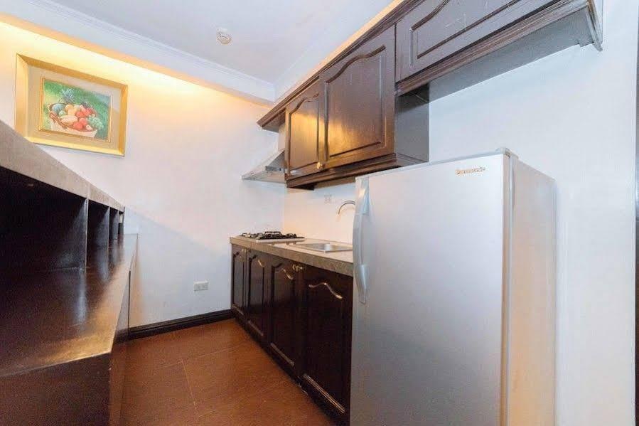 RedDoorz Plus @ Project 6 Quezon City photo 3