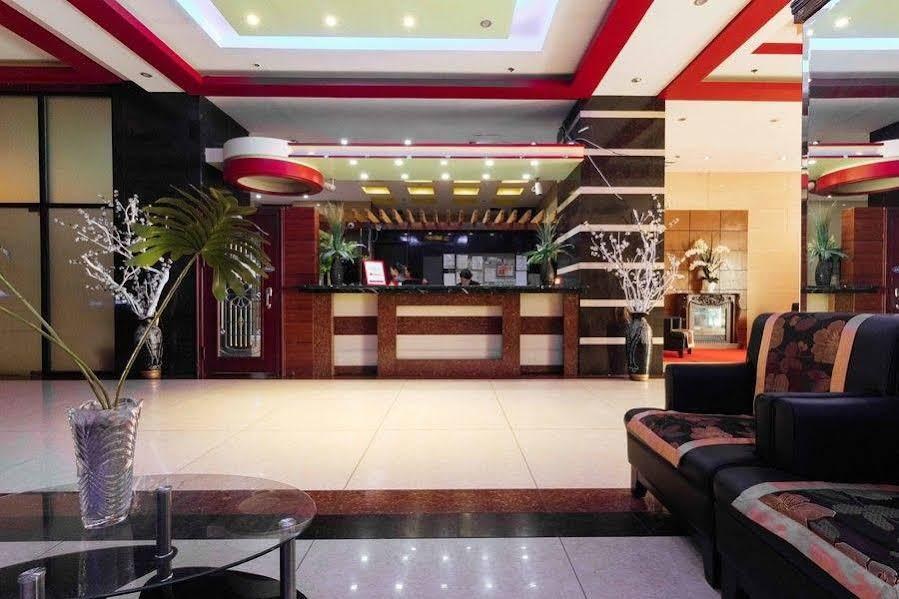 RedDoorz @ Winter Hotel Araneta photo 3