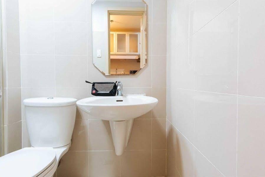 REDDOORZ PREMIUM @ SMDC NORTH EDSA